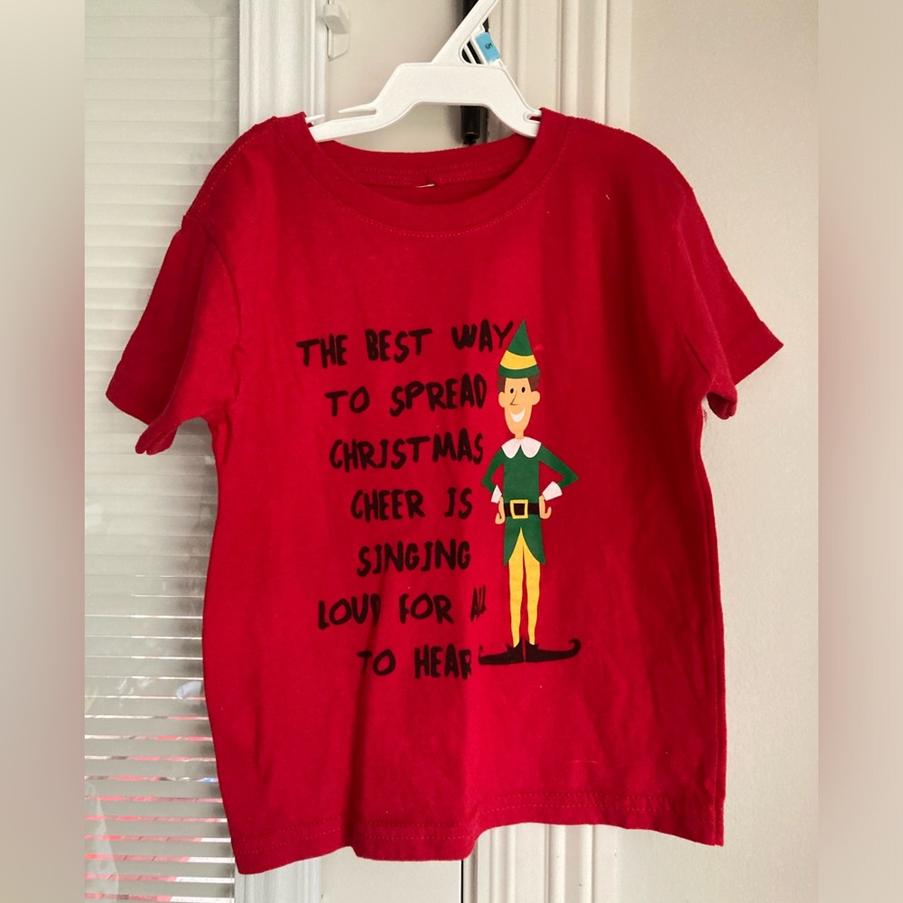Elf red short sleeve T-shirt from BoxLunch in boys 3t excellent used condition